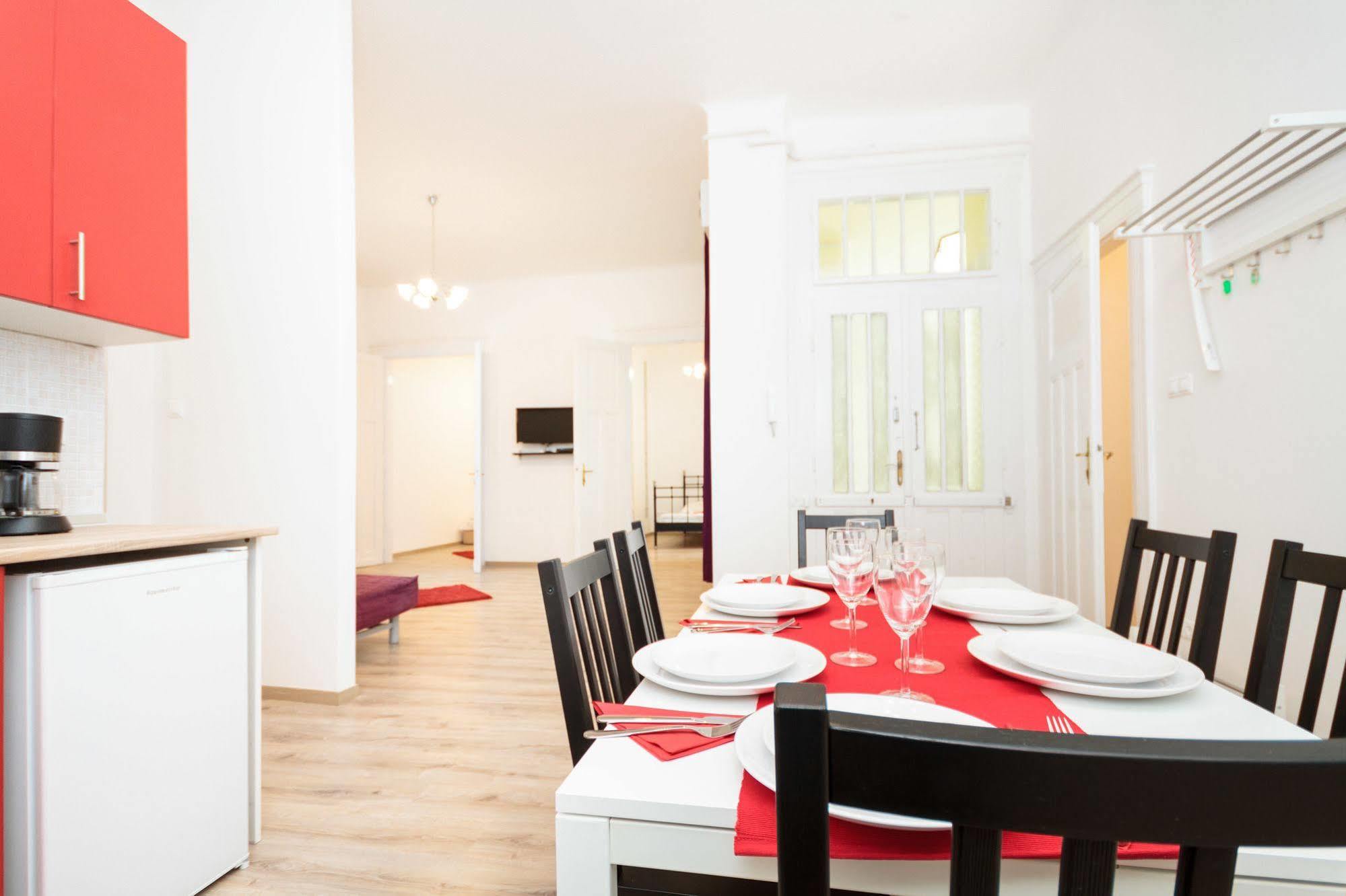Like Home - City Center - Style Apartment Budapest Eksteriør billede