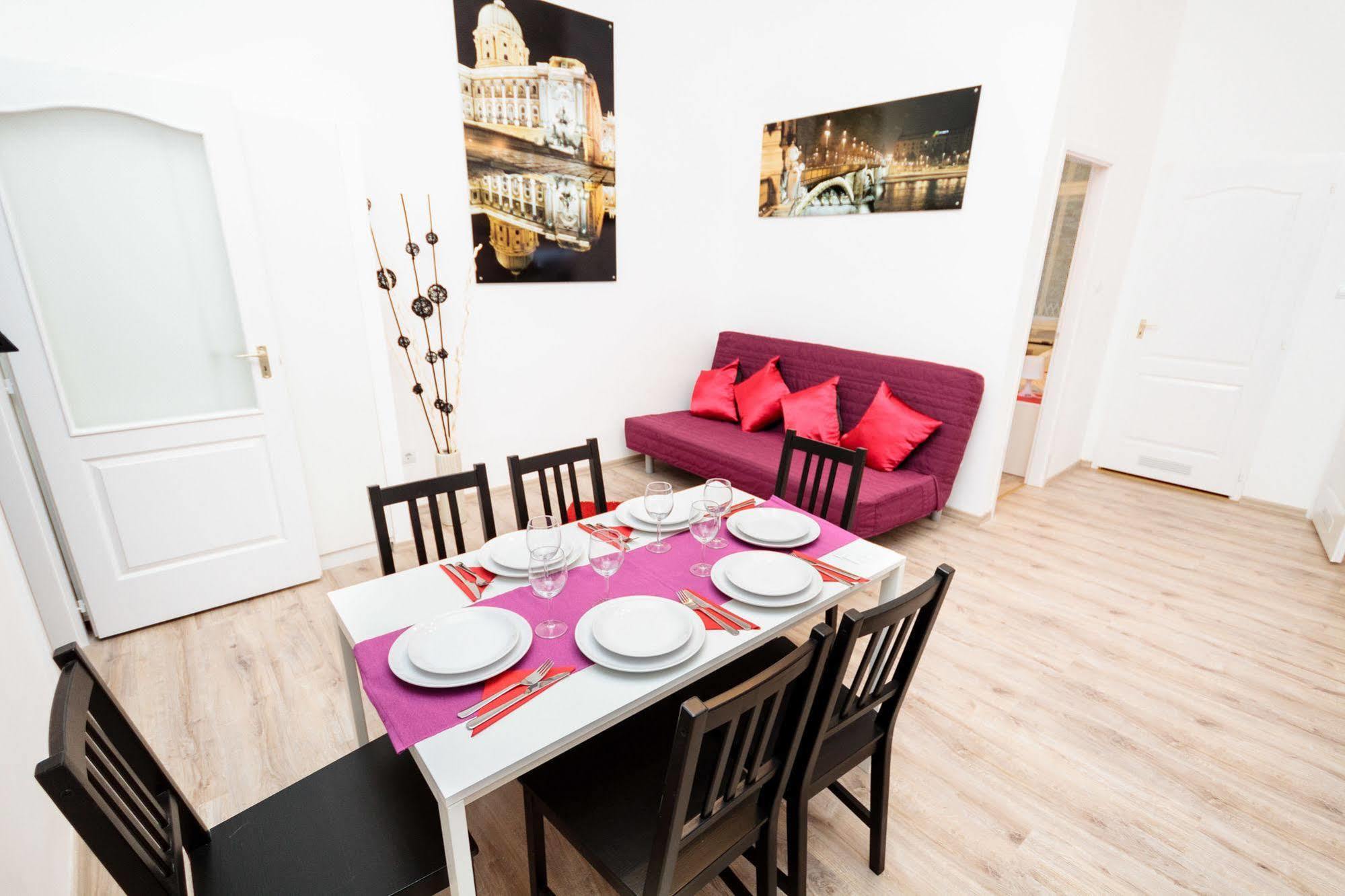 Like Home - City Center - Style Apartment Budapest Eksteriør billede
