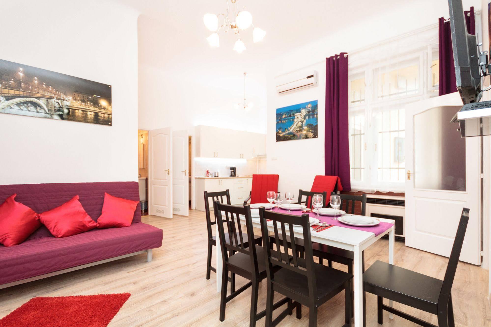 Like Home - City Center - Style Apartment Budapest Eksteriør billede