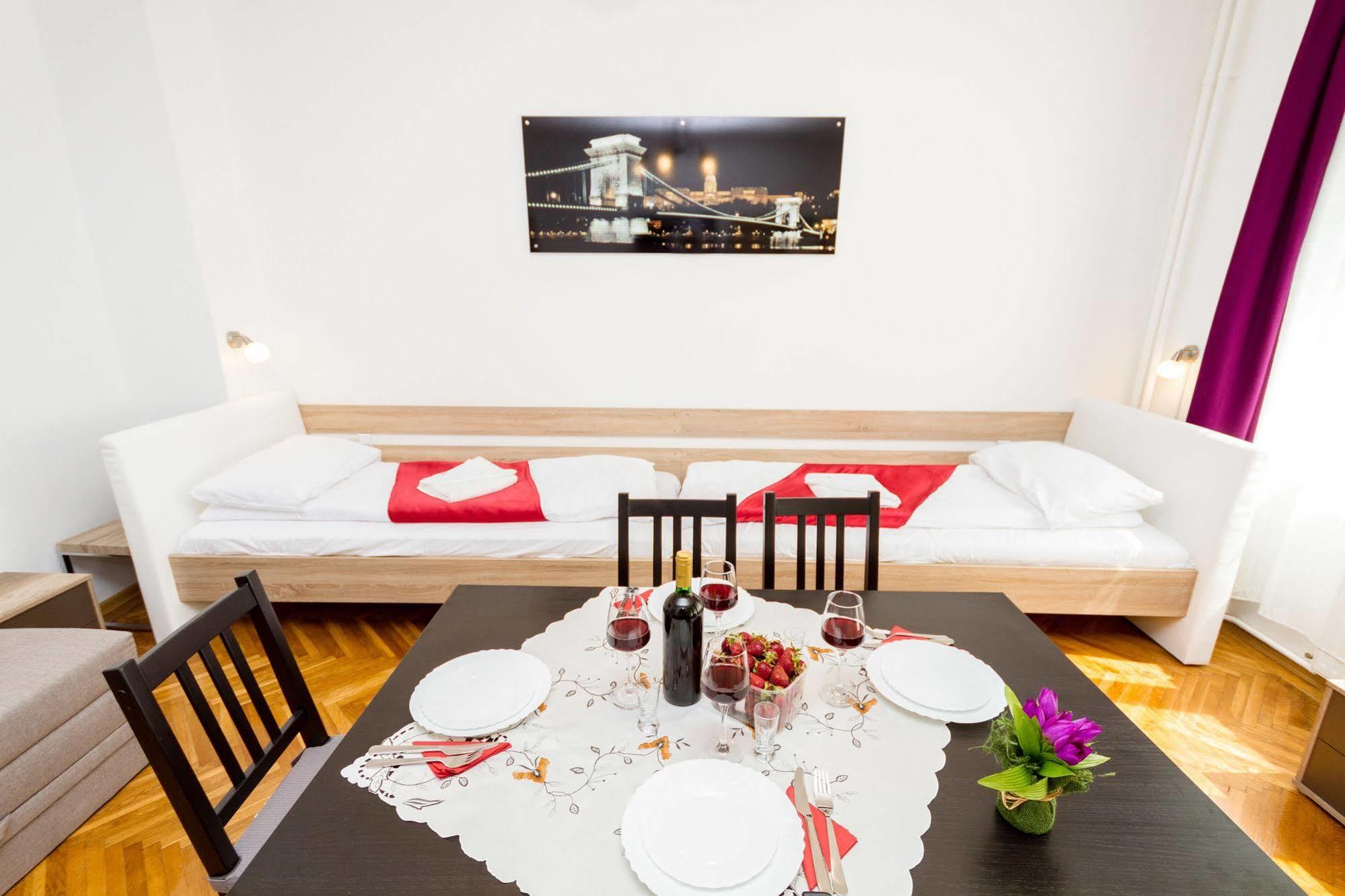 Like Home - City Center - Style Apartment Budapest Eksteriør billede