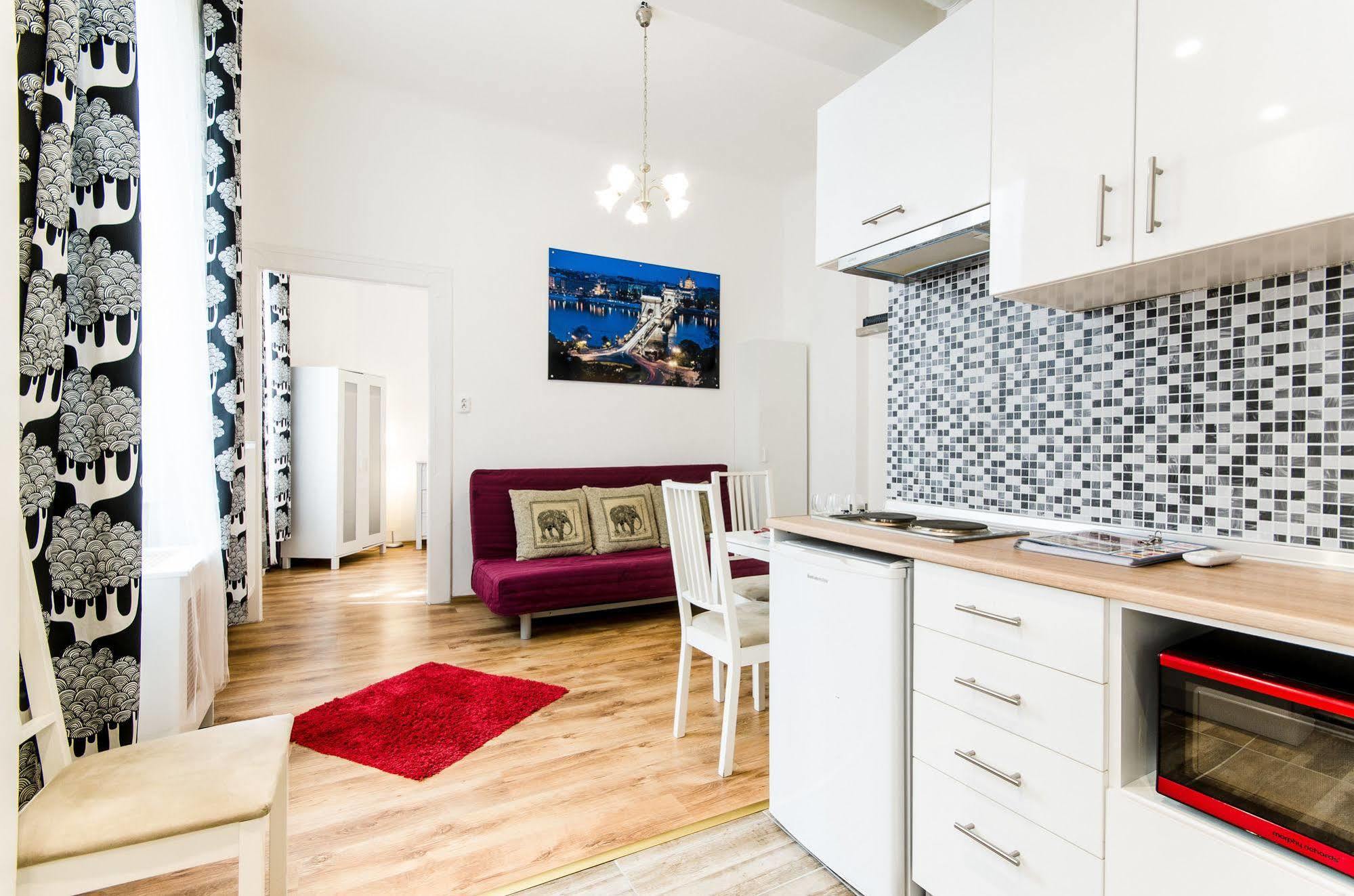 Like Home - City Center - Style Apartment Budapest Eksteriør billede